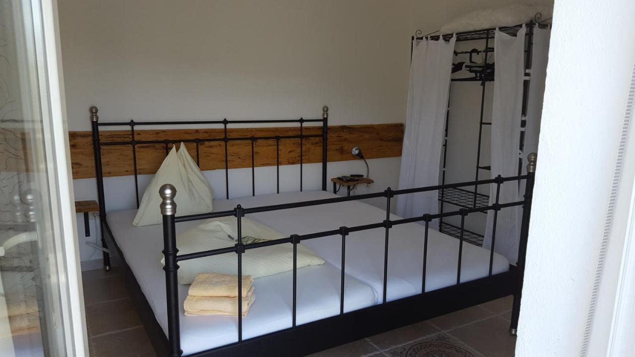 Bed & Breakfast Ruzica ノヴィ・ヴィノドロスキー エクステリア 写真